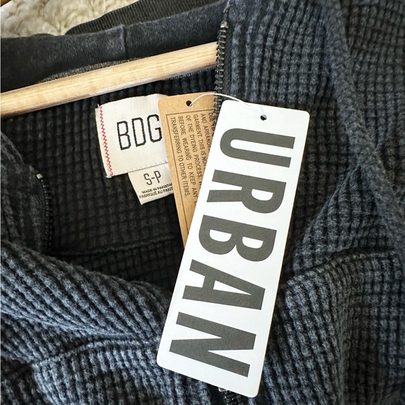 NEW UO BDG Leah Waffle Knit Cropped Hoodie - Picture 6 of 9